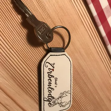 Eberl's Zirbenlodge Apartamento *